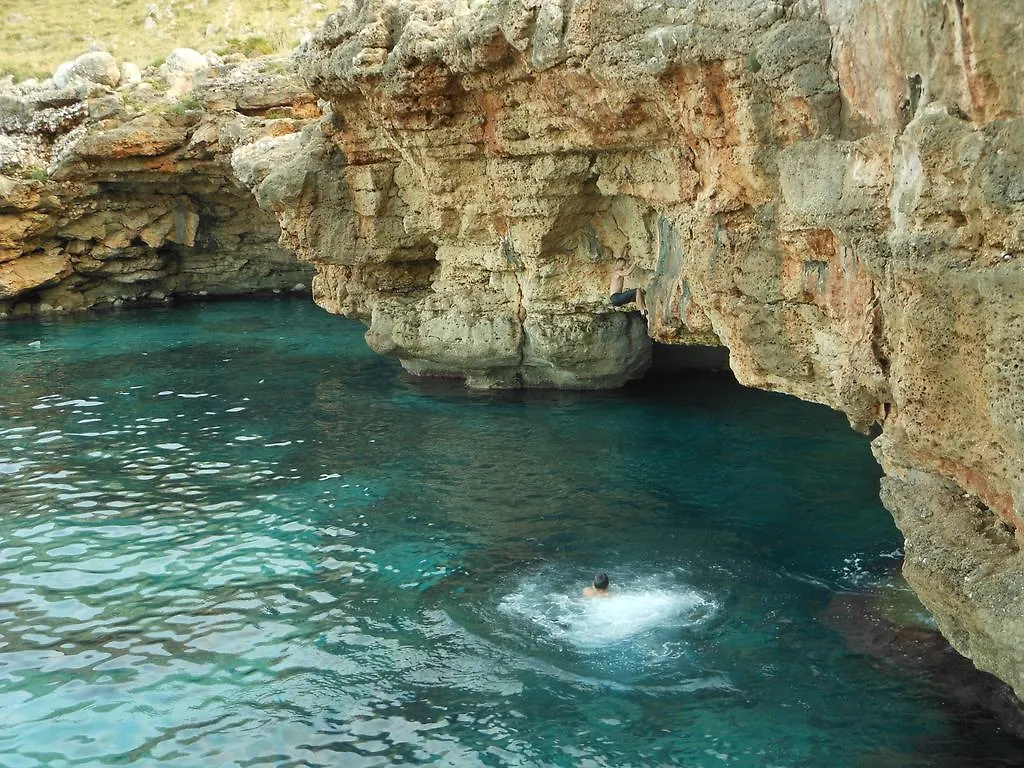 Casa Vacanza Perla Bianca Castelluzzo