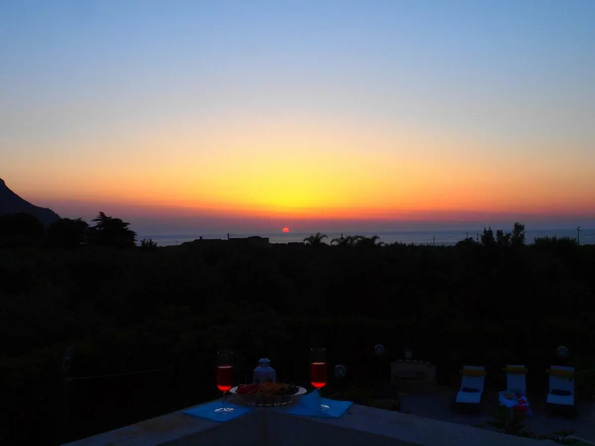 Holiday home Casa Vacanza Perla Bianca Villa Castelluzzo
