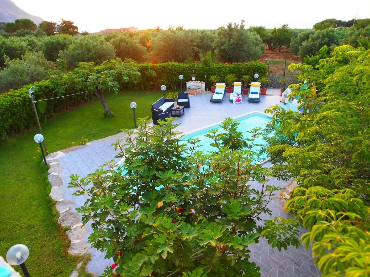 Holiday home Casa Vacanza Perla Bianca Villa Castelluzzo