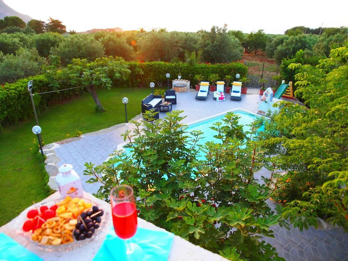 Casa Vacanza Perla Bianca Villa Castelluzzo 0*,