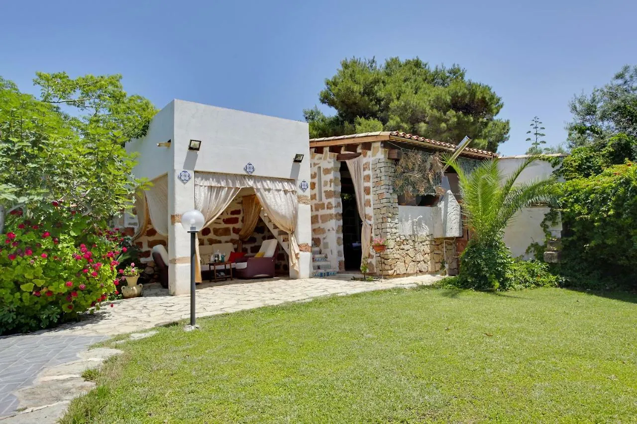 Casa Vacanza Perla Bianca Villa Castelluzzo 0*,  Italy
