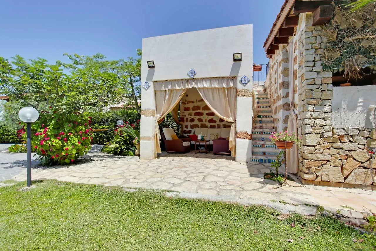 Casa Vacanza Perla Bianca Villa Castelluzzo 0*,